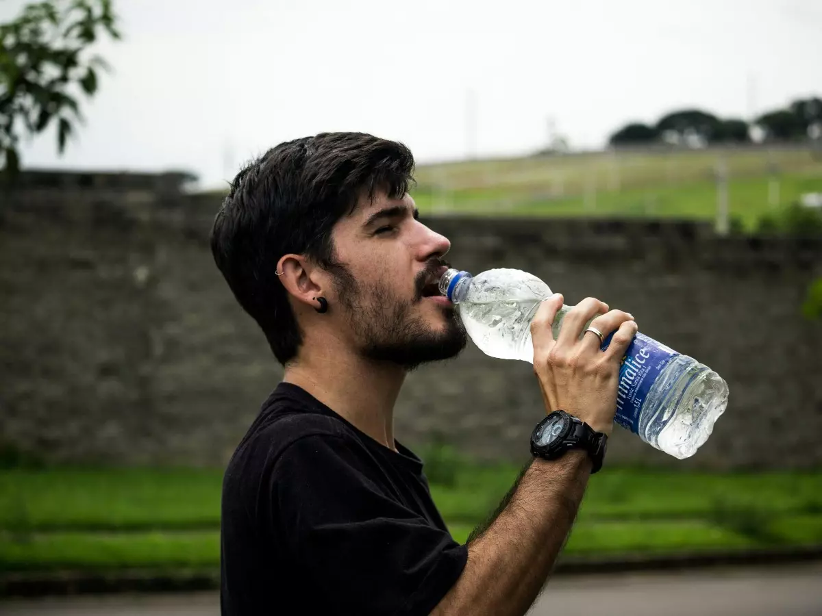 Does reduced water intake during winter increase the risk of kidney stones? Doctor explains Does reduced water intake during winter increase the risk of kidney stones? Doctor explains